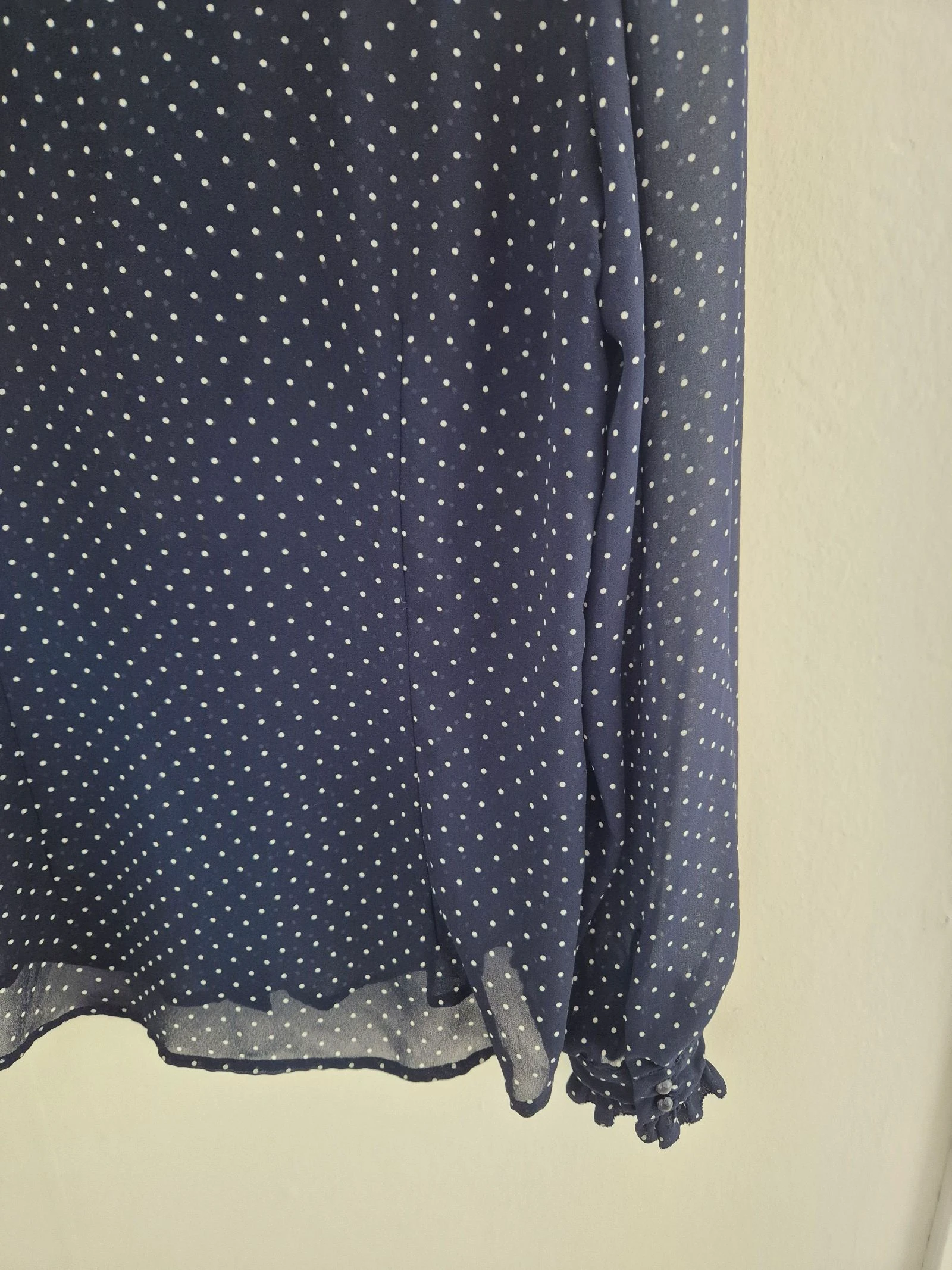 H&M Donkerblauwe Blouse met Stipjes & Ruffles | Maat 36 (S) – photo 10